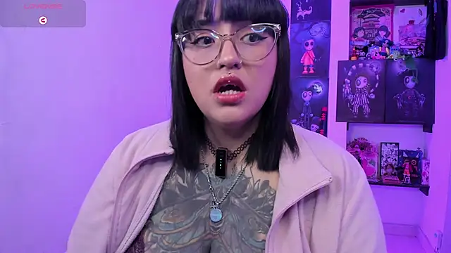 Snapshot of _Ali_Brinck_ chatting on October 2025 01:36:02 AM Ali Brinck online show from October 2025 01:36:02 AM