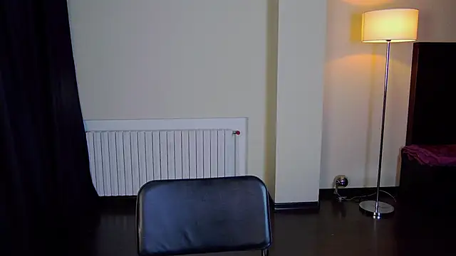 Snapshot of Friend12321 chatting on March 2025 11:42:02 PM Friend12321 online show from March 2025 11:42:02 PM