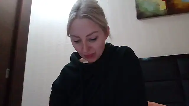 Snapshot of Allys chatting on January 2025 03:45:01 PM Allys online show from January 2025 03:45:01 PM