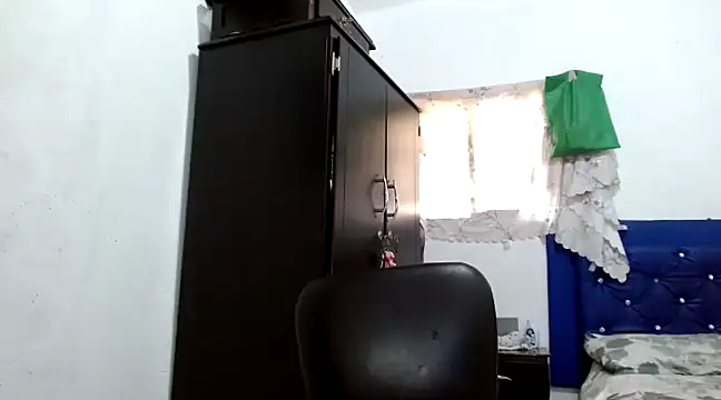 Snapshot of angelamarie1 chatting on January 2025 03:31:02 PM angelamarie1 online show from January 2025 03:31:02 PM