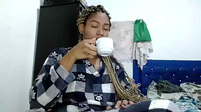 Snapshot of angelamarie1 chatting on January 2025 11:32:01 AM angelamarie1 online show from January 2025 11:32:01 AM