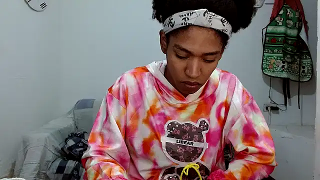 Snapshot of angelamarie1 chatting on November 2025 06:01:01 AM angelamarie1 online show from November 2025 06:01:01 AM