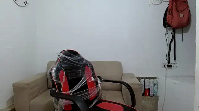 Snapshot of angelamarie1 chatting on November 2025 08:47:02 AM angelamarie1 online show from November 2025 08:47:02 AM