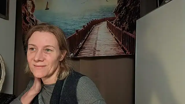 Snapshot of Lola_Belgium chatting on April 2026 04:10:02 PM Lola Belgium online show from April 2026 04:10:02 PM