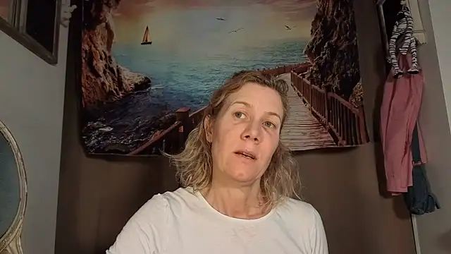 Snapshot of Lola_Belgium chatting on May 2026 05:37:01 AM Lola Belgium online show from May 2026 05:37:01 AM