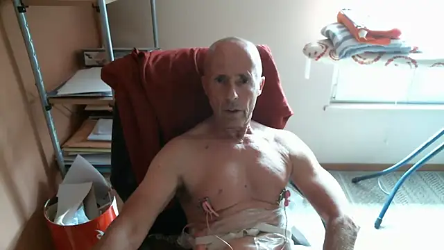 Snapshot of olibrius71 chatting on April 2026 02:22:01 PM olibrius71 online show from April 2026 02:22:01 PM