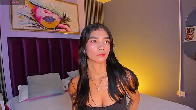 LauraAristizabal online show from June 2026 12:06:01 PM