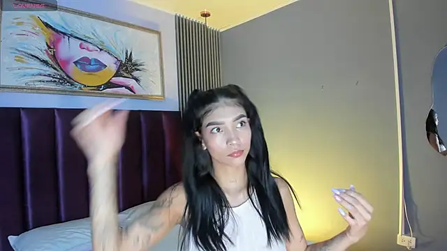 LauraAristizabal online show from July 2026 12:11:01 PM