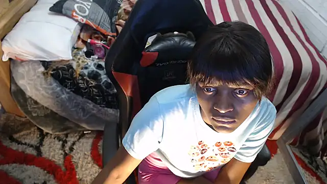 sexyjustin202 online show from December 2025 02:09:02 AM