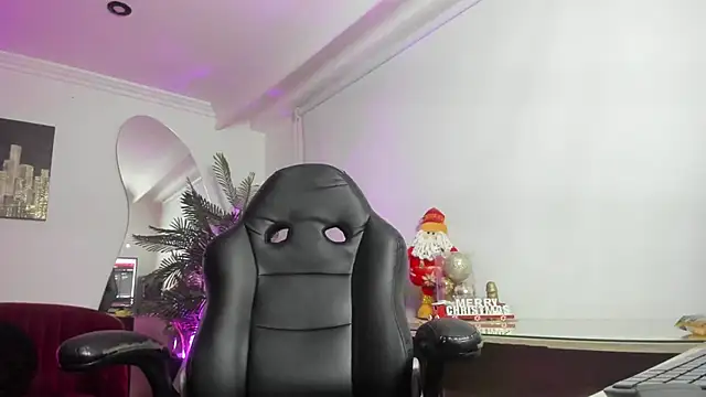 Snapshot of Meghan320 chatting on November 2025 11:46:01 AM Meghan320 online show from November 2025 11:46:01 AM