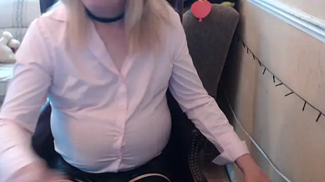 cuminmyknickers online show from April 2026 03:16:01 PM