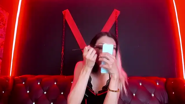 Snapshot of Victoria_Badgal_ chatting on November 2025 08:51:01 PM Victoria Badgal online show from November 2025 08:51:01 PM