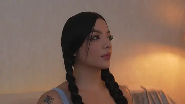 sarah hiill online show from March 2026 01:11:01 PM