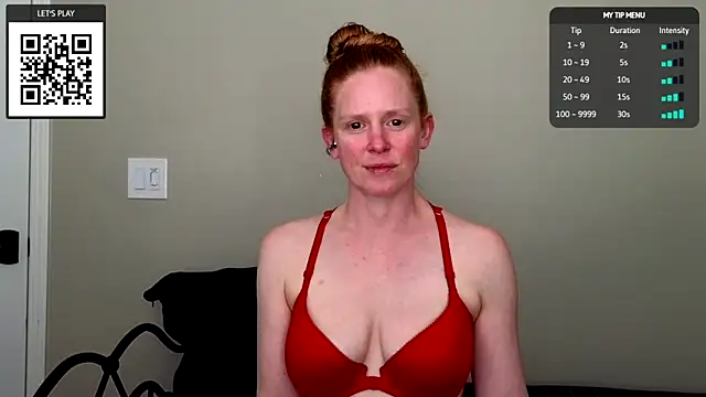 Snapshot of CharlotteDoe chatting on November 2025 10:47:01 PM CharlotteDoe online show from November 2025 10:47:01 PM