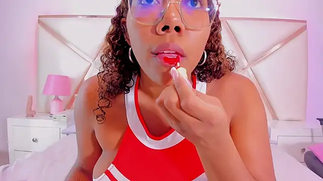 Aisharhodes00 online show from October 2025 08:22:02 PM