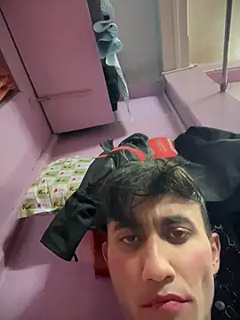 Snapshot of Sexyslimguyy chatting on January 2025 02:17:02 PM Sexyslimguyy online show from January 2025 02:17:02 PM