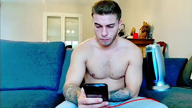 Snapshot of Elkafit28 chatting on March 2025 02:07:02 PM Elkafit28 online show from March 2025 02:07:02 PM