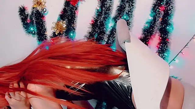 Snapshot of CharlotteBigCock chatting on December 2024 08:04:01 PM CharlotteBigCock online show from December 2024 08:04:01 PM