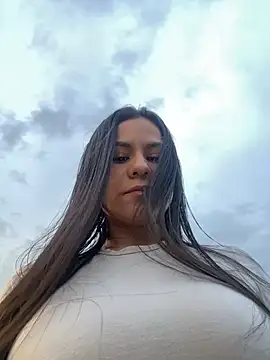 Snapshot of Reggie-Liam chatting on January 2025 10:47:02 PM Reggie-Liam online show from January 2025 10:47:02 PM