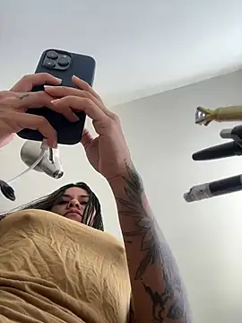 Snapshot of Reggie-Liam chatting on February 2025 02:32:01 PM Reggie-Liam online show from February 2025 02:32:01 PM