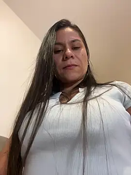 Snapshot of Reggie-Liam chatting on February 2025 07:25:02 PM Reggie-Liam online show from February 2025 07:25:02 PM