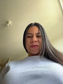 Reggie-Liam online show from April 2026 07:19:01 PM