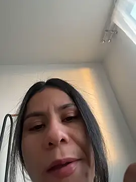 Reggie-Liam online show from April 2026 11:06:01 PM