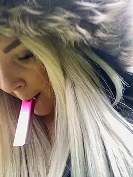 Snapshot of Bustyblondebabe32 chatting on October 2025 11:33:02 AM Bustyblondebabe32 online show from October 2025 11:33:02 AM