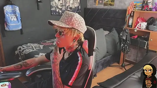 Snapshot of AcidMilo chatting on December 2025 04:47:02 PM AcidMilo online show from December 2025 04:47:02 PM