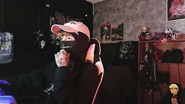 Snapshot of AcidMilo chatting on January 2026 10:01:01 PM AcidMilo online show from January 2026 10:01:01 PM