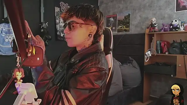 Snapshot of AcidMilo chatting on January 2026 03:50:01 PM AcidMilo online show from January 2026 03:50:01 PM