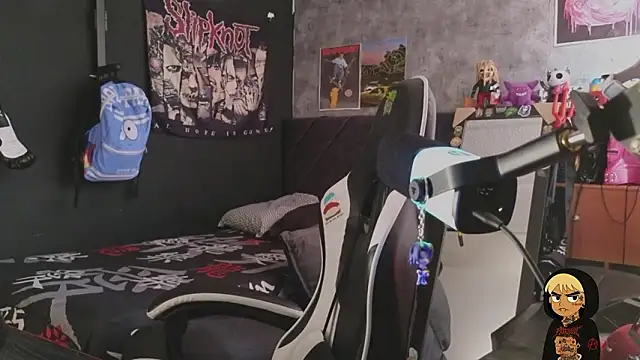 Snapshot of AcidMilo chatting on February 2026 08:25:01 PM AcidMilo online show from February 2026 08:25:01 PM