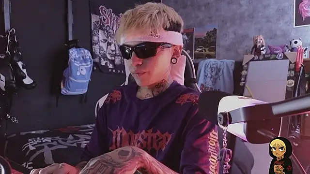 Snapshot of AcidMilo chatting on February 2026 04:02:01 PM AcidMilo online show from February 2026 04:02:01 PM