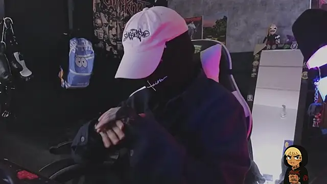 Snapshot of AcidMilo chatting on February 2026 06:03:02 PM AcidMilo online show from February 2026 06:03:02 PM