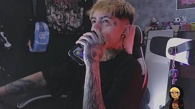 Snapshot of AcidMilo chatting on February 2026 04:19:01 PM AcidMilo online show from February 2026 04:19:01 PM