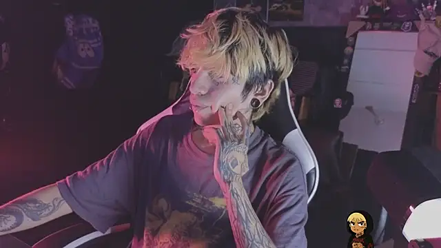 AcidMilo online show from May 2026 03:35:02 AM