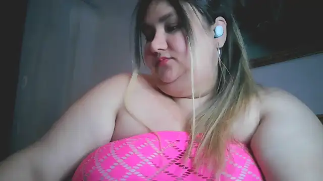 Snapshot of nicholle chatting on February 2025 04:25:02 AM nicholle online show from February 2025 04:25:02 AM