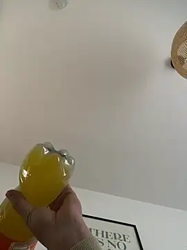 Jonkitzler1 online show from December 2024 10:13:01 AM