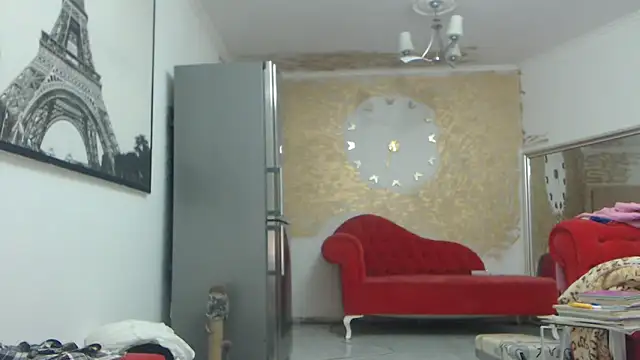 Snapshot of AnnaBellaLuckyXOXO chatting on October 2025 04:13:02 AM AnnaBellaLuckyXOXO online show from October 2025 04:13:02 AM