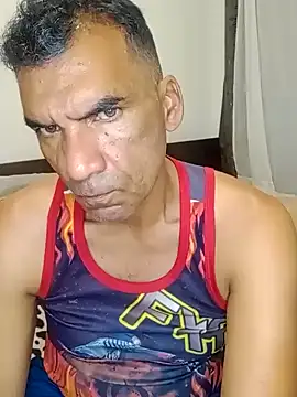 Snapshot of Daddy1972 chatting on February 2025 02:47:02 AM Daddy1972 online show from February 2025 02:47:02 AM