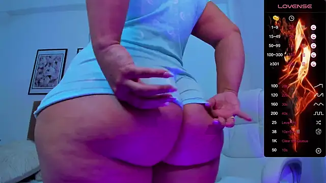 sofihill01 online show from February 2025 09:47:02 PM