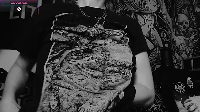 Silentmary online show from December 2025 05:20:01 PM