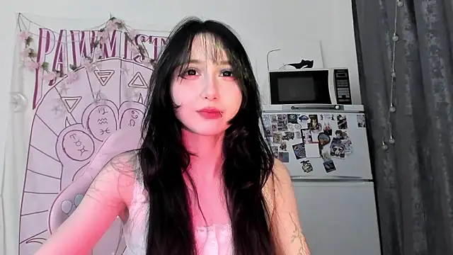 Holy420lolii online show from March 2026 05:04:01 PM