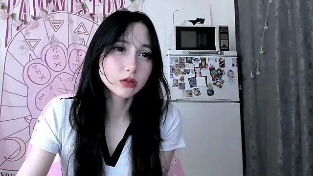 Holy420lolii online show from March 2026 06:00:01 PM