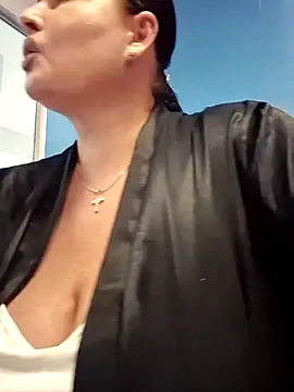 GeorgiaLerox online show from July 2026 01:25:01 PM