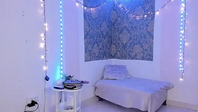 Eva Lee  online show from April 2026 10:19:02 AM