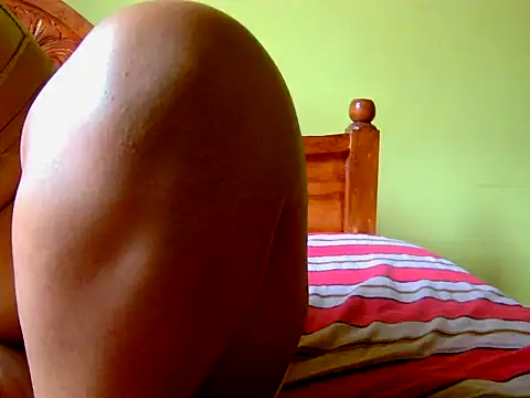 Snapshot of slxposer chatting on June 2026 04:10:02 AM slxposer online show from June 2026 04:10:02 AM