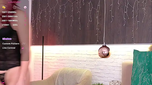 Snapshot of CindeFucknRella chatting on November 2025 05:51:01 AM CindeFucknRella online show from November 2025 05:51:01 AM