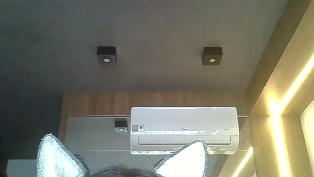 Skinny-Kitten online show from October 2025 04:51:01 PM