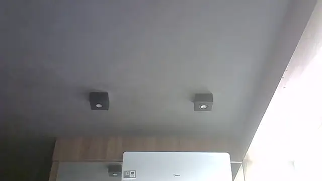 Skinny-Kitten online show from April 2026 03:32:01 AM